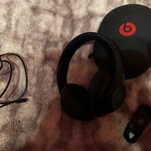Beats by Dre -Studio 3’s